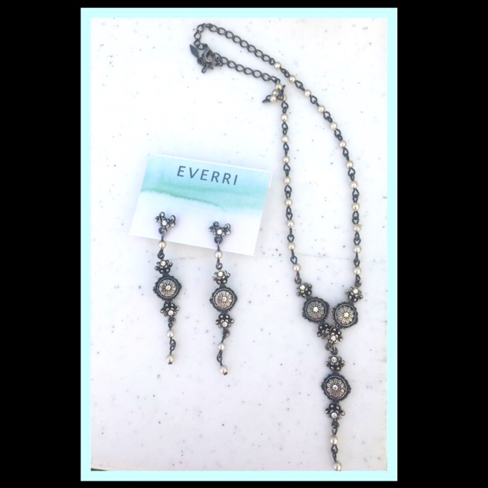 Necklace & Earrings set